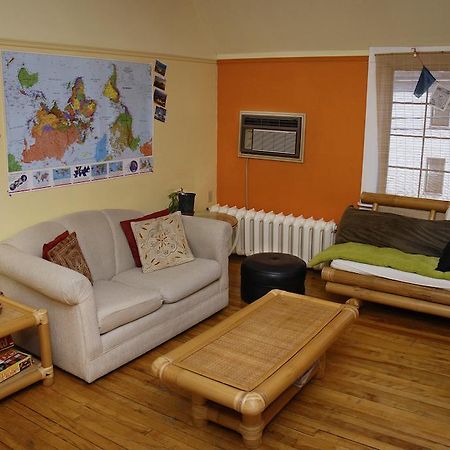 Auberge C'Mon Inn Hostel Moncton Buitenkant foto