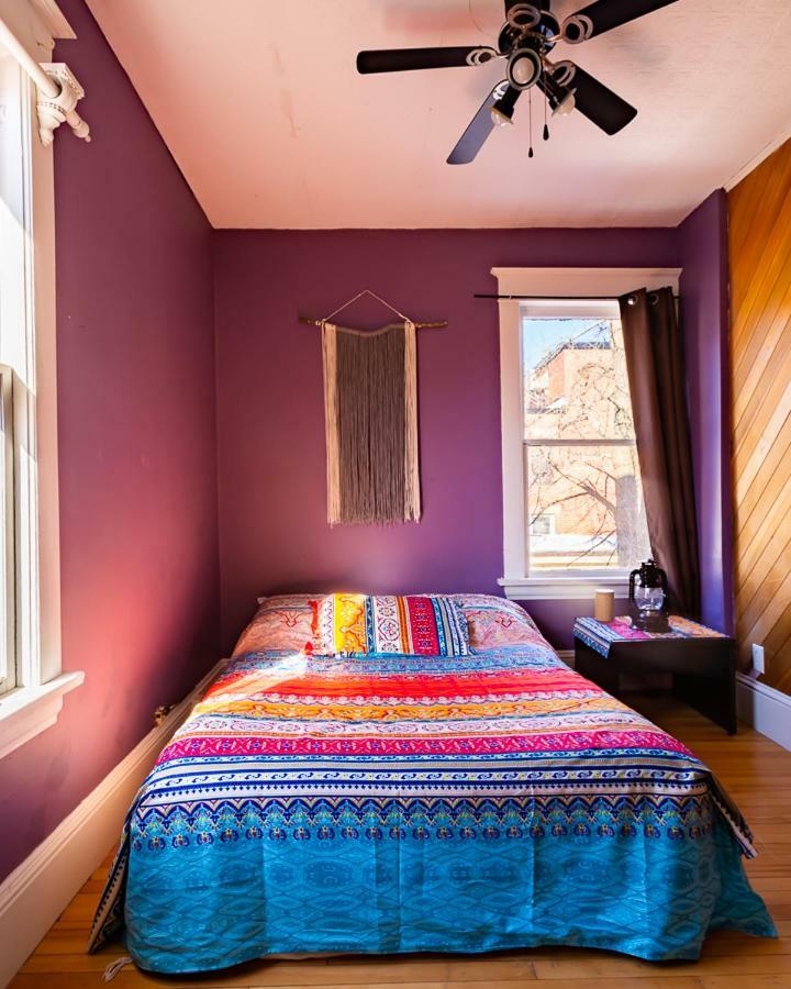 Auberge C'Mon Inn Hostel Moncton Buitenkant foto
